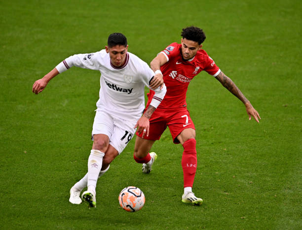 更为他赢得 更为他赢得